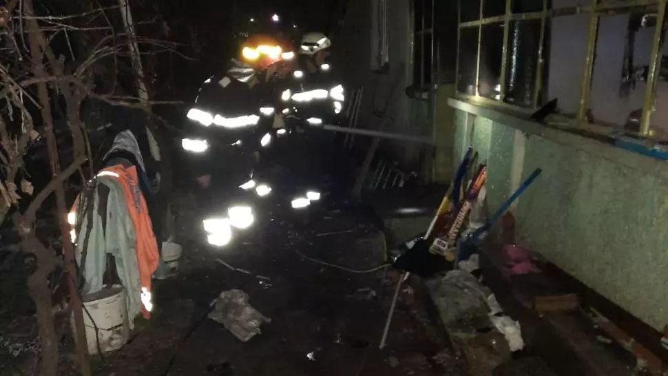 Incendiu la o familie de bătrâni din Teleorman. Bărbatul a murit, iar femeia a suferit arsuri pe 90% din suprafața corpului
