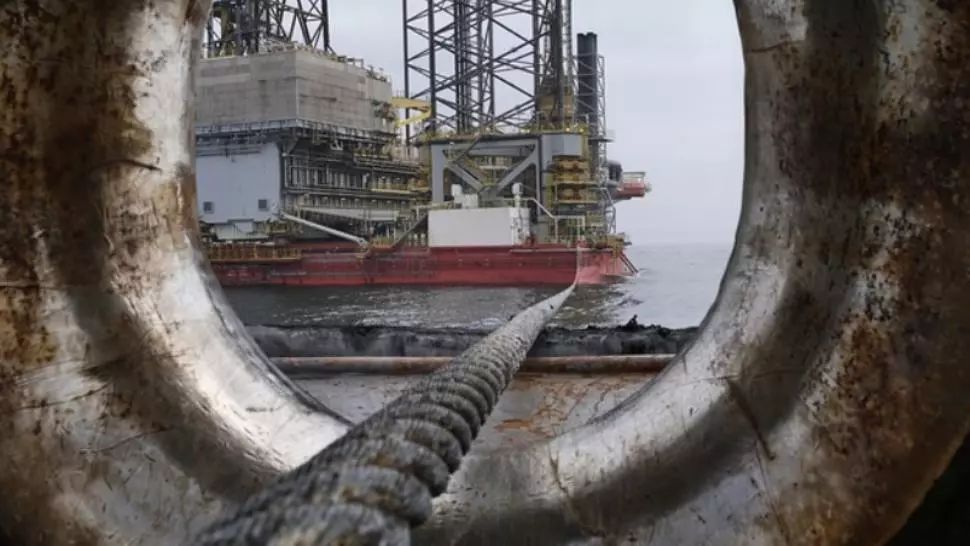 Culisele statului paralel. Declinul industriei petrochimice din România 