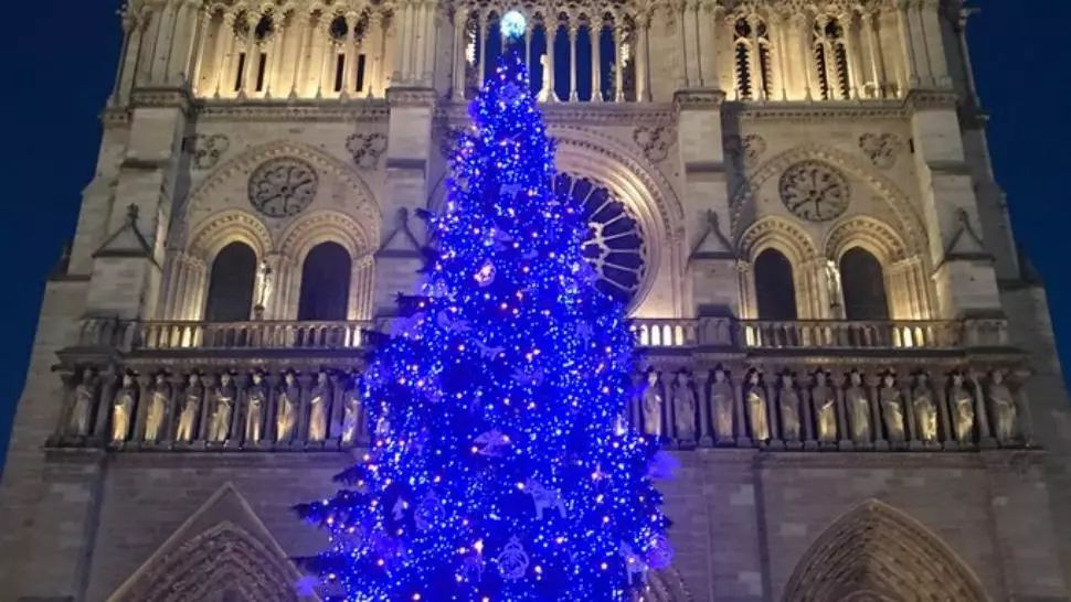 VIDEO Concert de Crăciun la Notre-Dame din Paris - primul după incendiul devastator de anul trecut