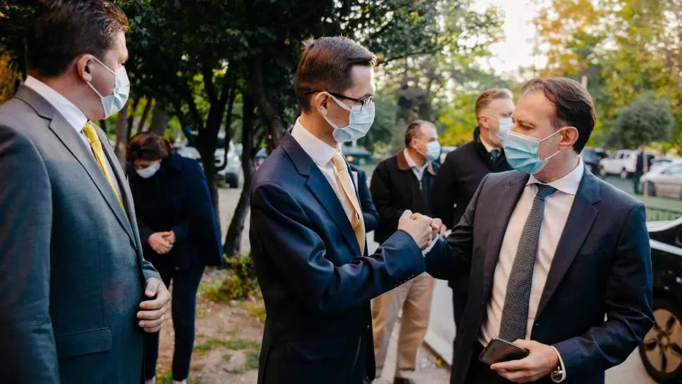 Un deputat PNL are Covid-19. În ultimele zile a fost prezent mai mereu în sediul central al partidului, din Aleea Modrogan