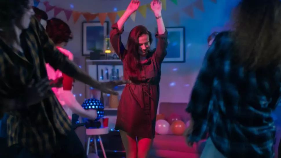 Petrecere privată terminată cu...amendă, în Brăila. Pe lângă cadou, petrecăreții au de plătit 17.500 de lei