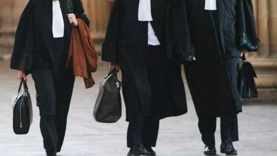 România, vizată de o nouă procedură de infringement. Comisia Europeană cere aplicarea legislaţiei UE privind dreptul la un avocat