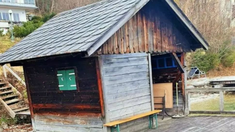 VIDEO | Un român a dat aproape 800.000 de euro pe o cocioabă construită pe malul unui lac din Austria