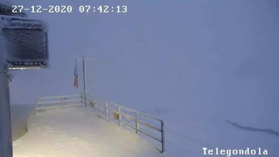 Gondola și telescaunul de la Sinaia, oprite din cauza vântului puternic