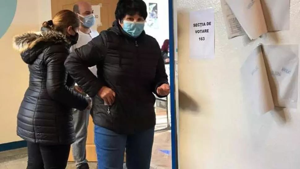 Zeci de bolnavii COVID de la spitalul "Babeș" din Timișoara nu pot vota. Membrii secției refuză să vină cu urna mobilă