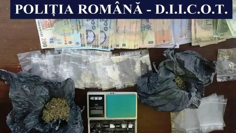 FOTO/VIDEO Percheziții de AMPLOARE. Etnobotanice din China și Olanda, vândute în Constanța și Mureș