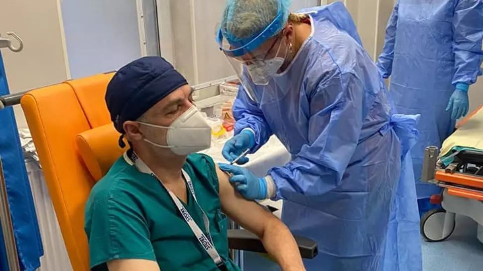 "Și eu m-am vaccinat" este, în acest moment, una dintre cele mai bune PROMISIUNI să ne recăpătăm viața înapoi. Cui îi aparține DECLARAȚIA