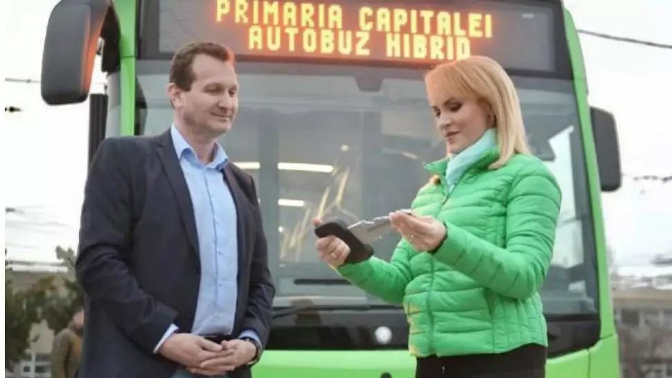 Gabriela Firea îi răspunde lui Nicușor Dan: "Nu e în stare să construiască și atunci dărâmă tot! Îl deranjează realizările mele" 