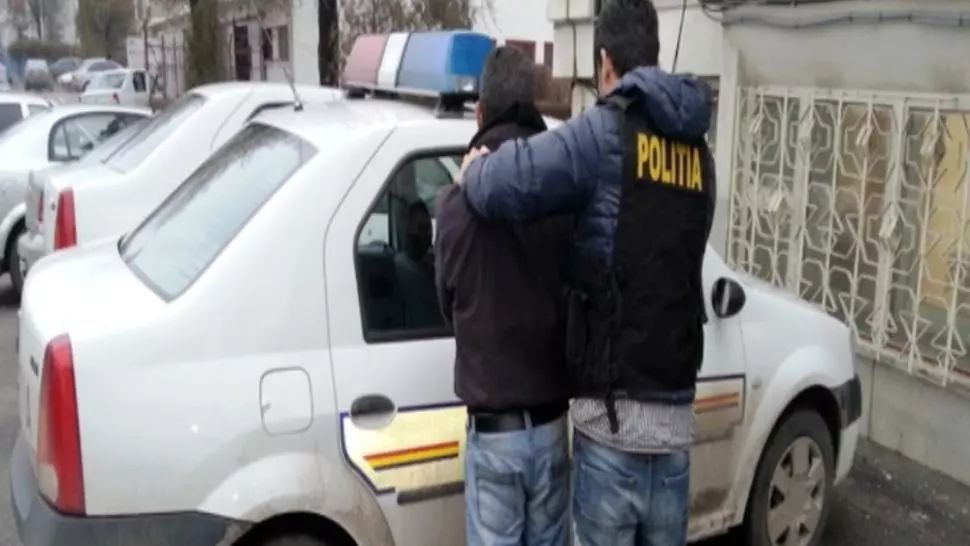  A încercat să jefuiască o femeie, după care a vrut să o sufoce cu o pernă - Inculpatul a fost arestat preventiv