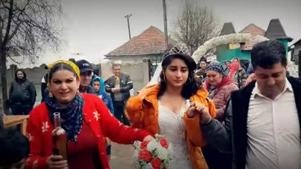 Dosar penal după o logodnă cu minori. Amenzi uriașe pentru zeci de invitați 