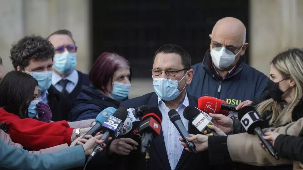 Restaurantele, teatrele, cinematografele și sălile de jocuri se redeschid începând de luni în Capitală! Prefectul Traian Berbeceau: ”Recomandăm prudență”