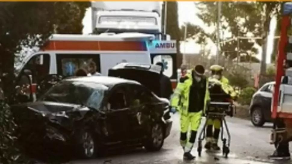 Mașină cu trei români, implicată într-un grav accident de circulație, în Italia