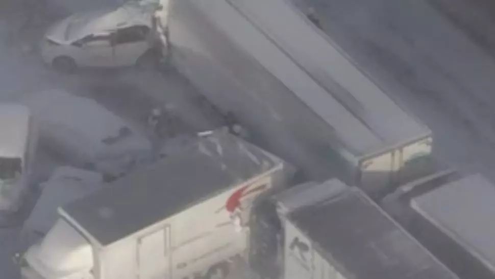 VIDEO/ Accident în lanț cu peste 130 de mașini implicate, în nord-estul Japoniei. Un mort și zece răniți, dintre care doi în stare GRAVĂ