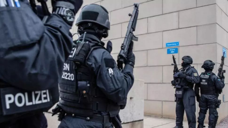 Bărbatul împușcat mortal de poliția din Hamburg era un cetățean libanez. Oamenii legii NU au încă niciun indiciu legat de motivul atacului de vineri