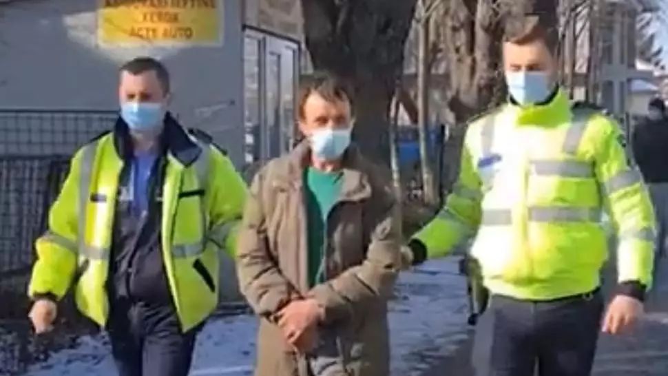 VIDEO Clipe de groază în Dâmbovița. A vrut să-și ucidă concubina și să-și incendieze copilul