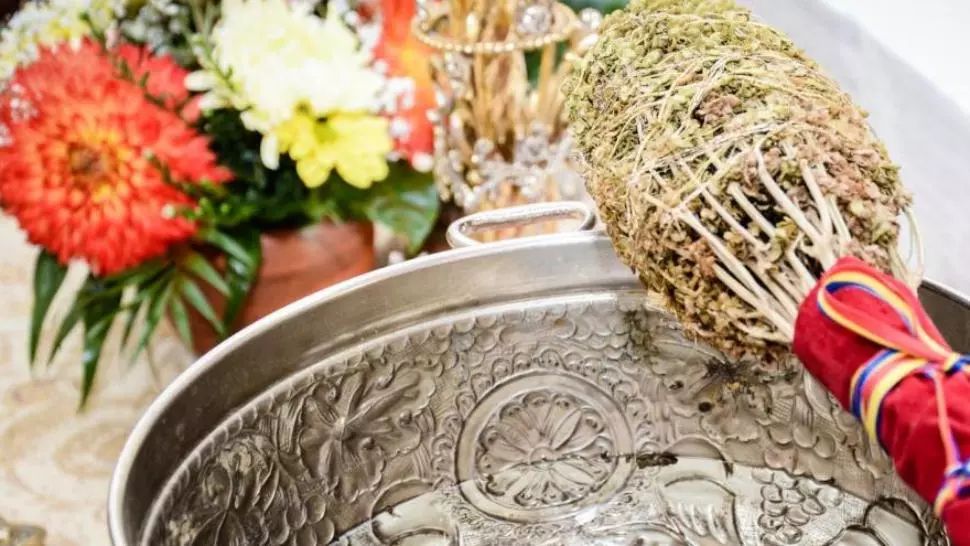 Ce se pune pe masă și sub masă de Bobotează: întreaga familie va fi păzită de rele, în noul an - Fetele își visează ursitul în noaptea asta