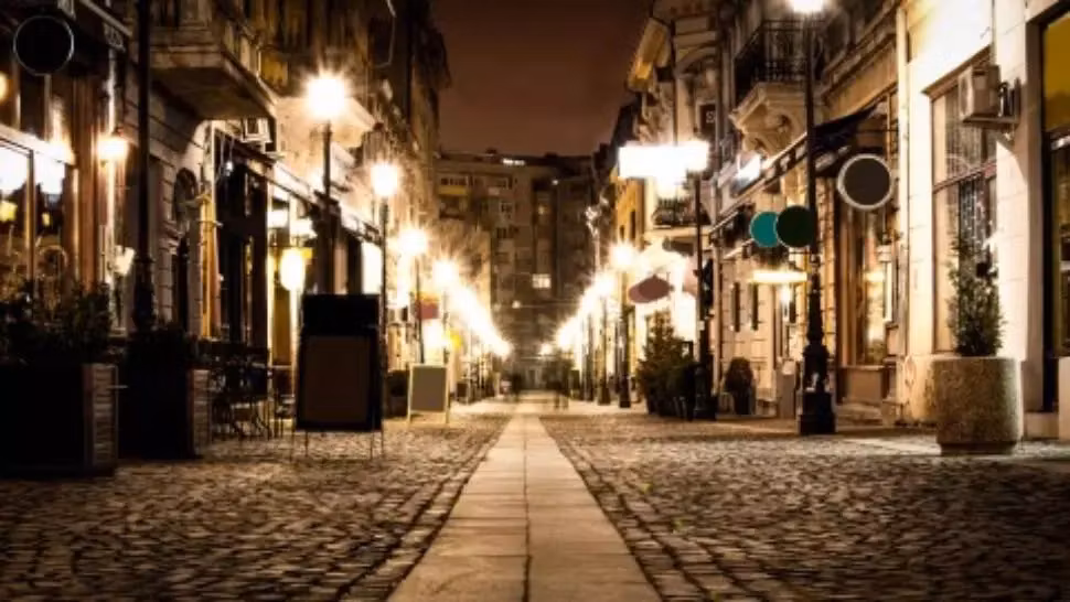 Amenzi de peste 30.000 de lei în Centrul Vechi din București: Polițiștii au găsit petrecăreți în două localuri