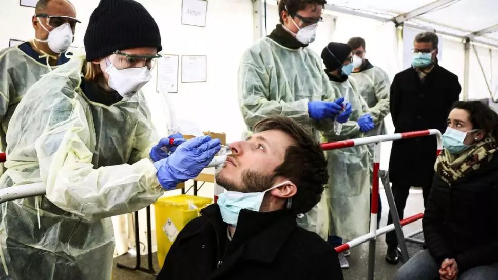 Grupul de Comunicare Strategică: „Nu există nicio persoană pe teritoriul României infectată cu tulpina britanică a Covid-19”