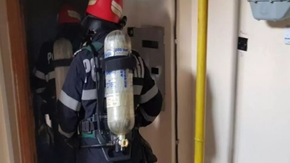 Explozie într-un bloc de locuințe: un tată s-a aruncat în aer cu propriul copil