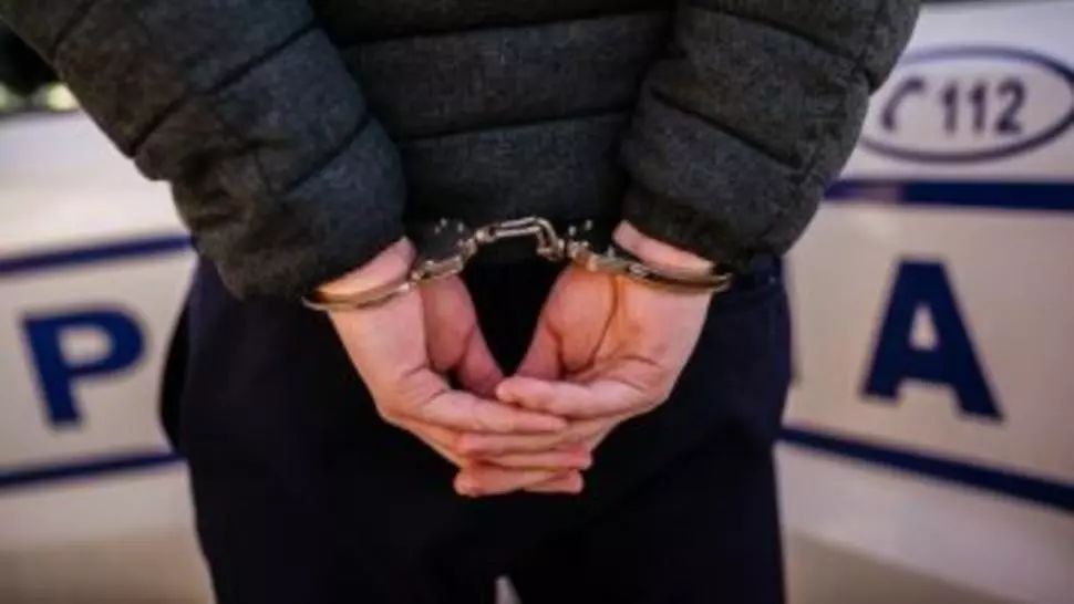 Sediul unui oficiu poştal din Craiova, spart. Cât a furat hoțul şi în cât timp a fost prins 