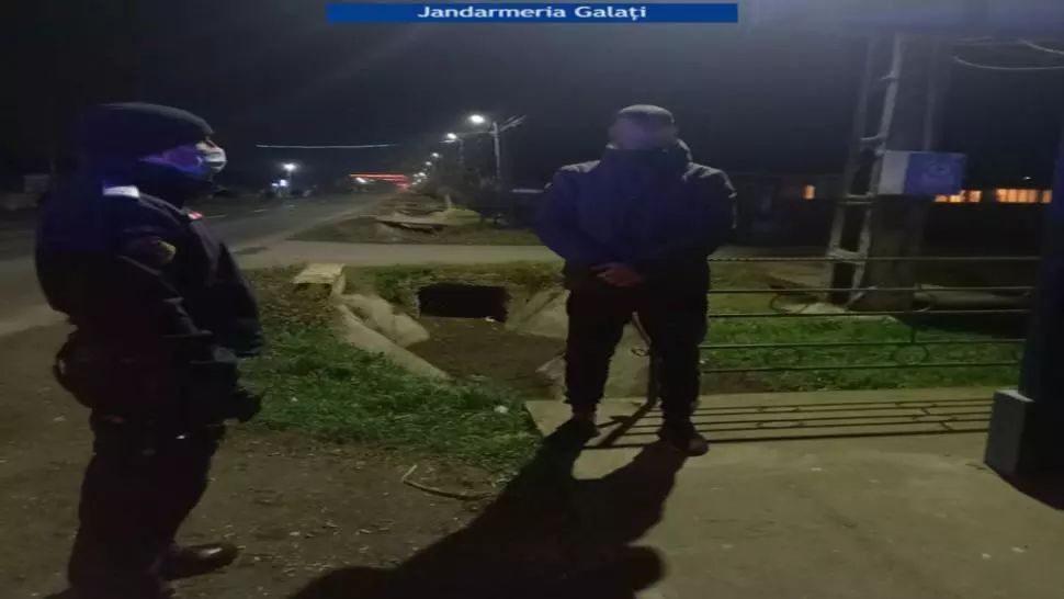  A ieșit din carantină să-și viziteze doi prieteni. Cum a justificat nerespectarea regulilor