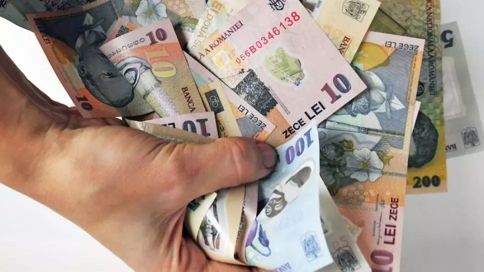 Dosare penale pentru bistrițeni care au primit între 4.500 și 6.700 de lei pe lună, timp de un an, pentru creșterea copilului