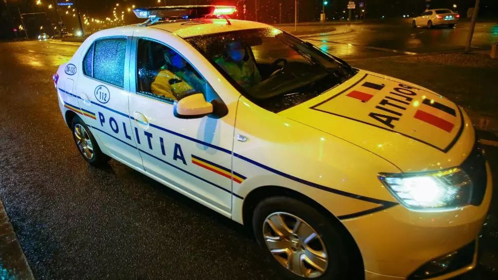 O femeie din Vrancea a fost bătută de copiii ei, în vârstă de 8 și 11 ani, instigați de tată. Un alt copil a filmat totul