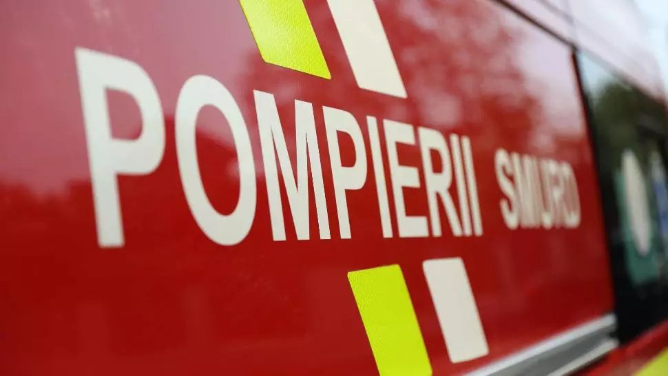 Incendiu violent, în județul Buzău. O casă a fost mistuită de flăcări