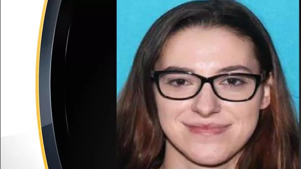 Riley June Williams, femeia care a furat laptopul șefei Camerei Reprezentanților, a fost arestată de reprezentanții FBI