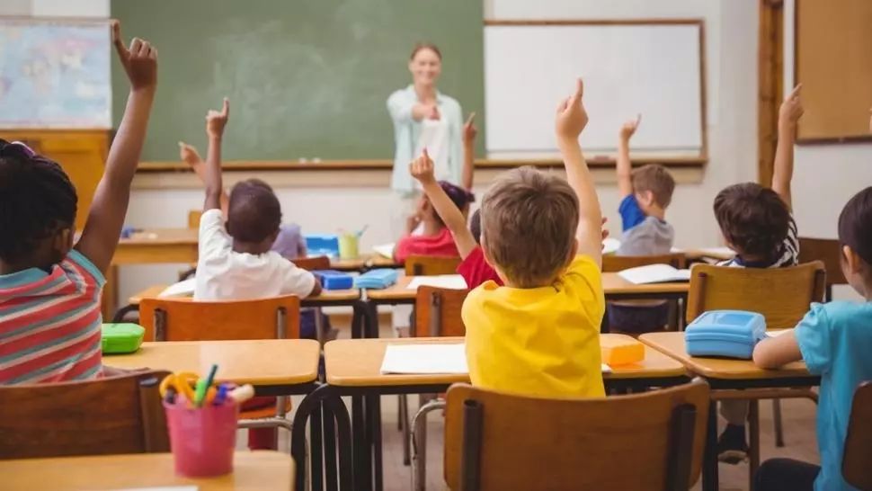 3.500 de posturi NOI în învățământul preuniversitar, din toamnă. Zeci de grădinițe noi își deschid porțile