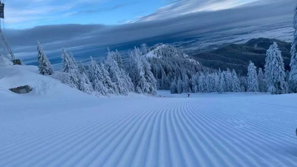  Se schiază pe toate pârtiile din Postăvarul! De astăzi s-a deschis și pârtia Sulinar! 