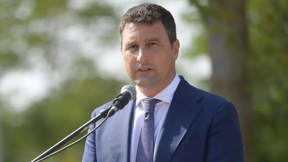 Greu de schimbat din Guvern: „Poziţia mea este de ministru pe patru ani!”