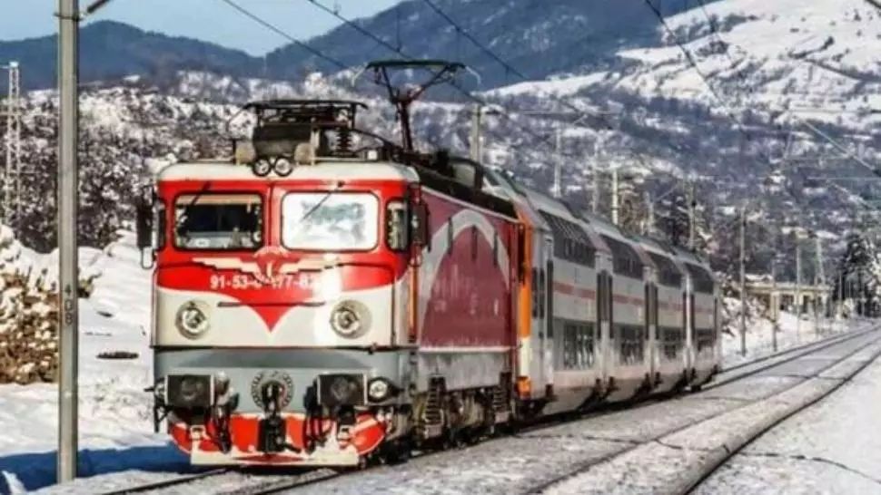O recomandare „călduroasă” din partea CFR, în plină iarnă: „Călătorii să poarte o vestimentație groasă”
