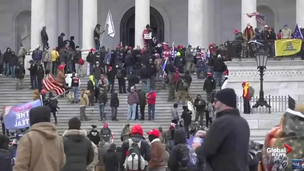 Mai mulți congresmani denunță o tentativă de lovitură de stat a partizanilor lui Trump