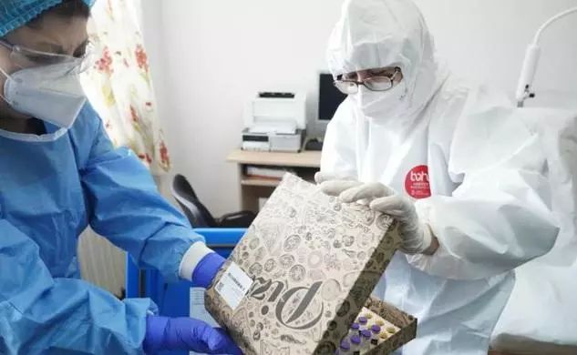 Situație incredibilă la un spital din România: vaccinul anti-Covid a ajuns în cutii de PIZZA 