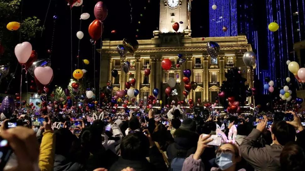 VIDEO Sărbătoare la înghesuială în Wuhan la un an de când orașul a fost declarat focar de Covid-19