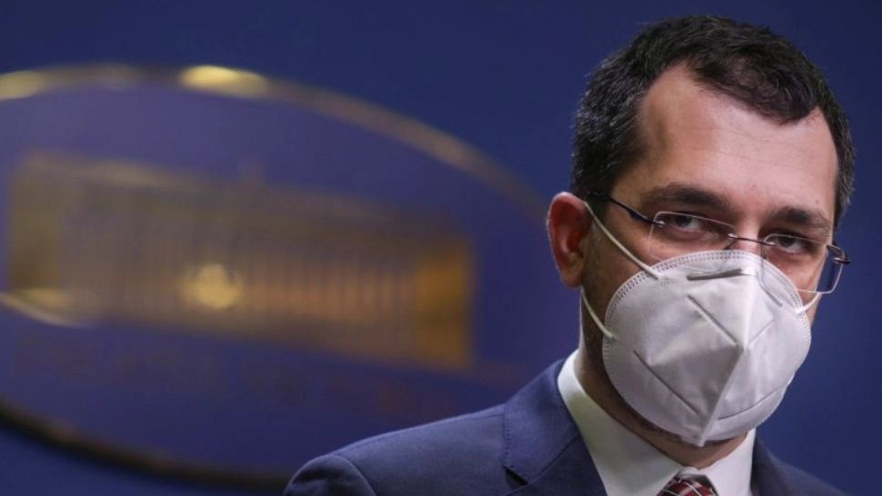 FĂRĂ mască de protecție la orele de sport care se desfășoară în aer liber. ANUNȚUL lui Vlad Voiculescu