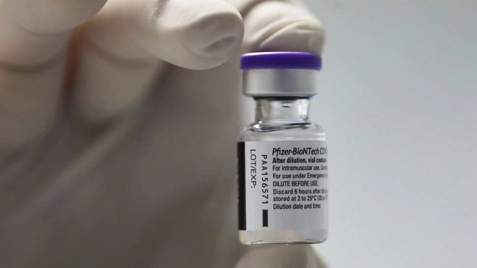 Românii vaccinați anti-Covid au parte de tot mai multe PRIVILEGII. Care sunt acestea