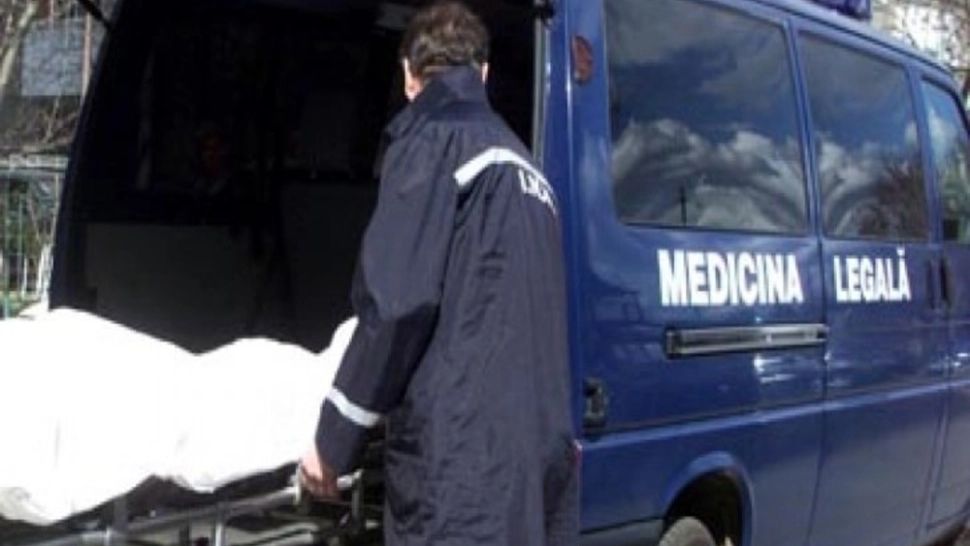 Scene ȘOCANTE: O femeie s-a aruncat de la etajul doi al unui bloc din Craiova