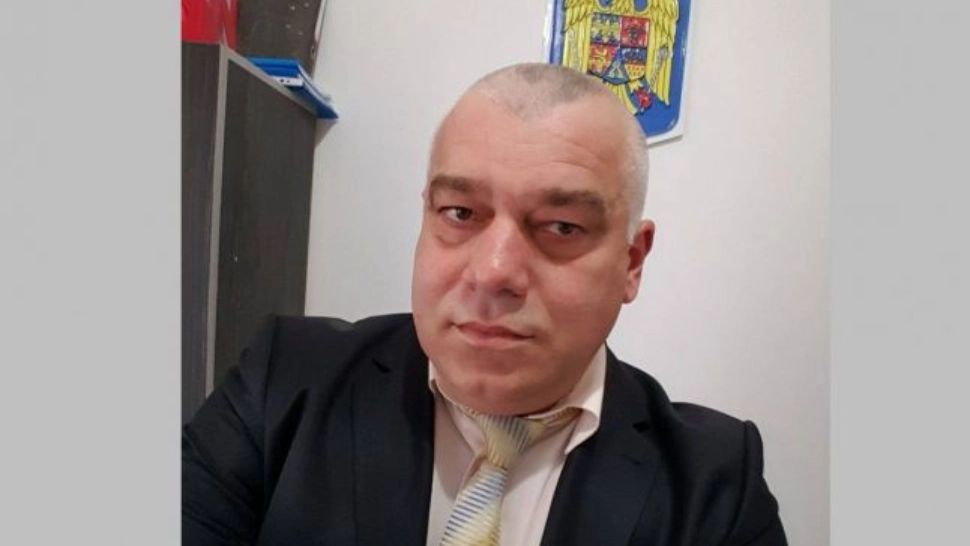 Primar PSD, derapaj halucinant: S-a descoperit un nou animal de companie: omul! Poartă botniță, e ținut în lesă și are carnet de vaccinare