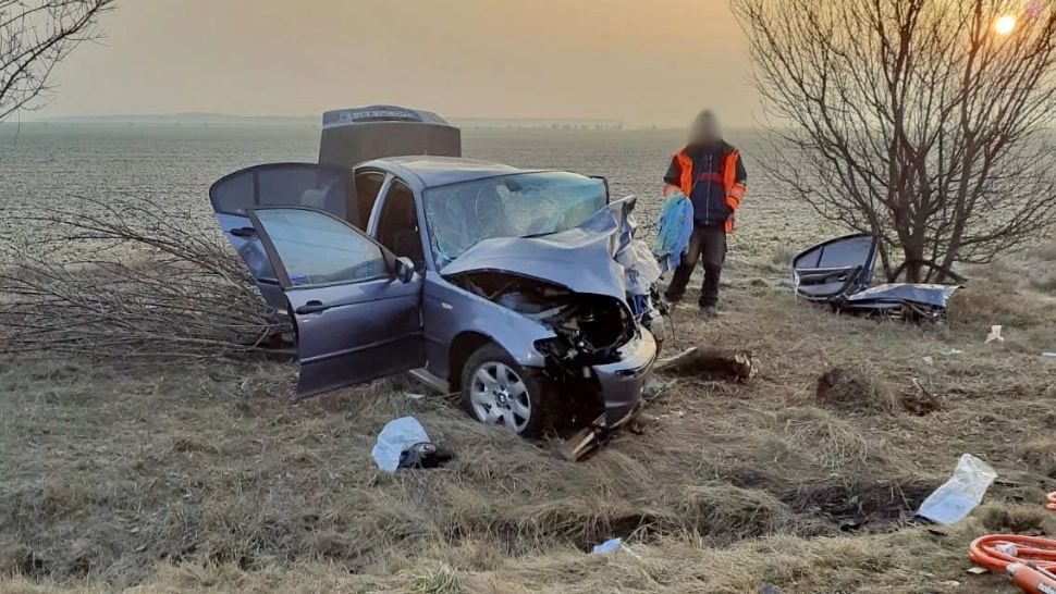 VIDEO | Sfârșit tragic pentru o femeie aflată într-un autoturism care răsturnat pe o stradă din Caracal