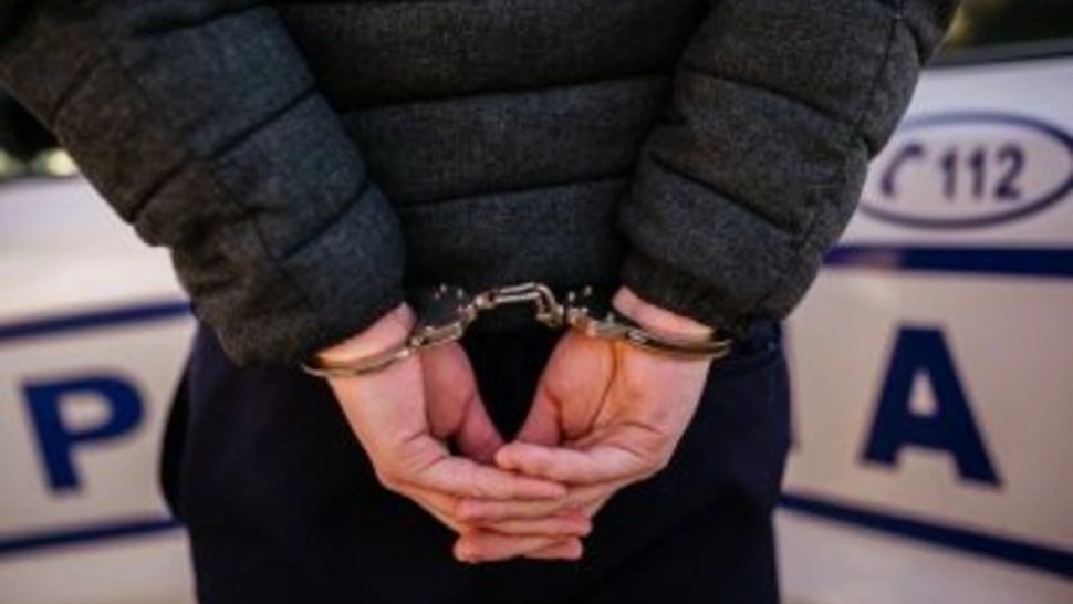 Nouă români implicaţi în asasinarea unui proxenet au fost condamnaţi la un total de 177 ani de închisoare