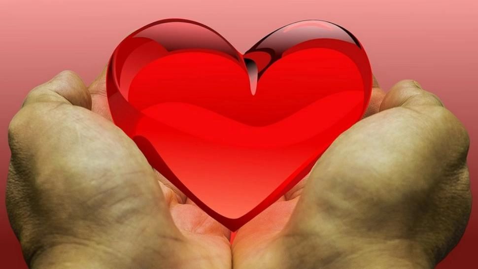 Gestul unei pensionare care a uimit o lume întreagă. Donație URIAȘĂ pentru spitale și ONG-uri