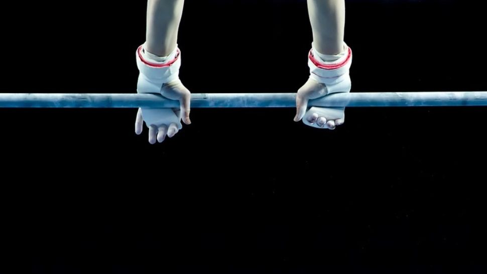 Un fost antrenor de gimnastică s-a sinucis: acuzații de agresiune sexuală şi trafic de persoane - peste 260 de victime!