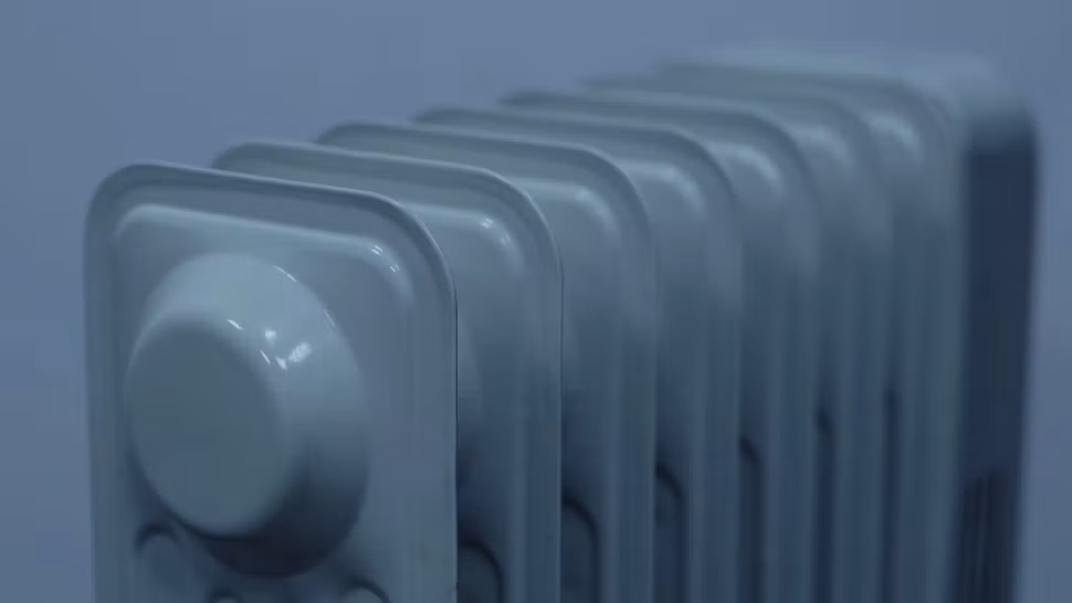 SITUAȚIE de necrezut în DEVA! Majoritatea școlilor trec în online din cauza lipsei căldurii