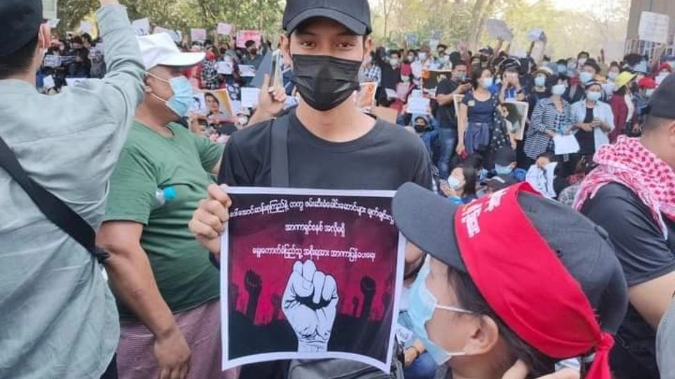 Manifestaţii împotriva juntei militare instalate la putere în Myanmar: Cel puţin 18 persoane au fost ucise duminică 