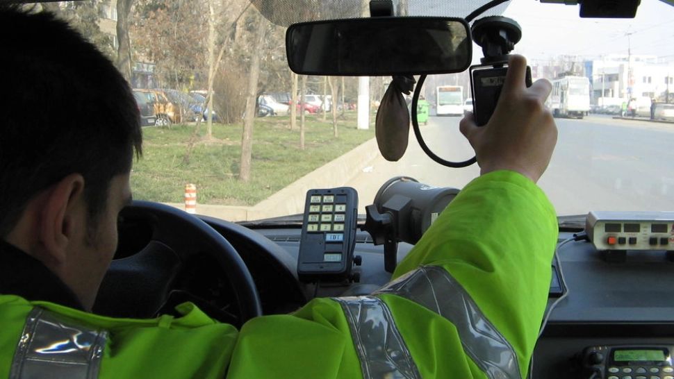 Surprins de aparatul radar cu 195 de km/h în oraș. Amenda a fost pe măsură