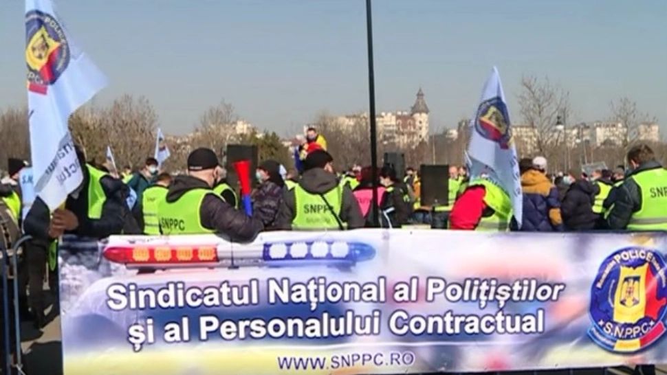 Polițiștii protestează: Cer scoaterea pensiilor militare din PNRR - Revolte noi și la CFR