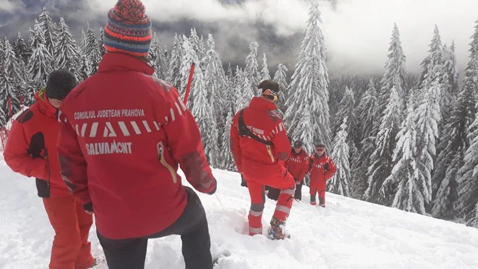 Turiști BLOCAȚI pe munte, la Cascada Urlătoarea. Salvatorii au intervenit de urgență 