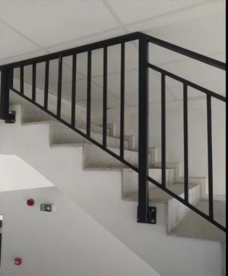 VIDEO 8 milioane de lei pentru o clădire cu scări care duc în... TAVAN. Explicația constructorului